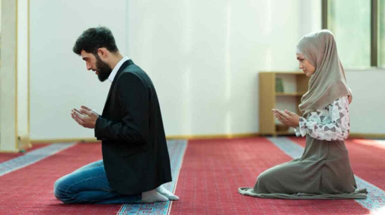 Men’s & Women’s Salah: Equality in Prayer